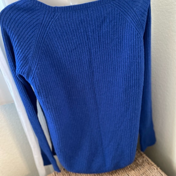 Neiman Marcus blue cashmere sweater small - Picture 6 of 10